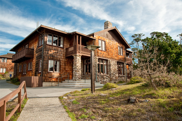 Asilomar Lodge Exterior (Photo: ARAMARK Parks and Destinations)